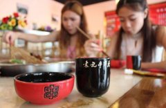 袁记串串香 香飘万里味赢万家