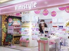当美妆新贵成为流行 化妆品店如何年入3.4亿