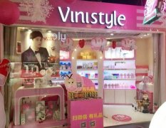 打工女皇胡晶晶:8平米小店到月销百万的传奇
