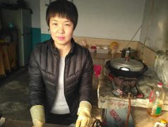 丈夫去世留下巨债 女包工头7年还120万