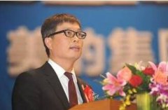 从23人小厂到年销2400亿，他如何做到的？